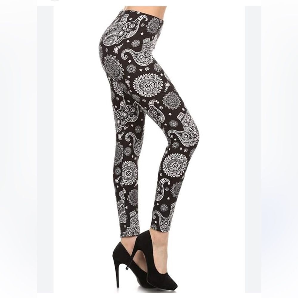 10/$50 Black and White Floral Leggings with Bohemian Pattern Size Approxi SM